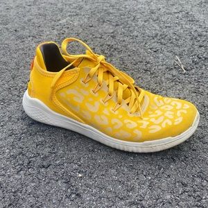 Nike Womens Free RN 2018 Running Shoe Size 7.5 ( Yellow Cheetah Print )